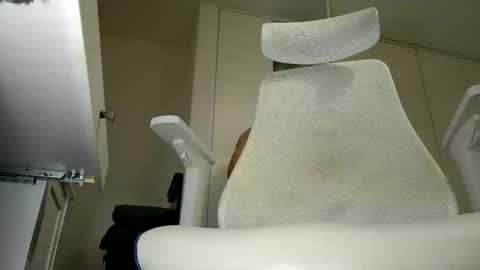 exhibapoil online show from 06-04-26, 11:27