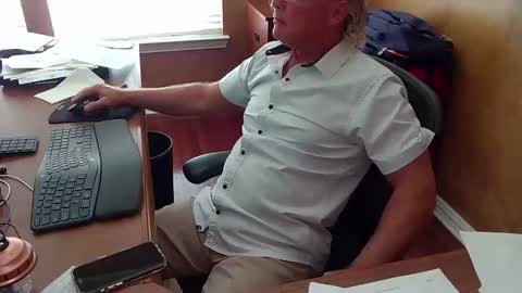 Snapshot of exhibitman69_ldb chatting on 11-04-25, 05:01 exhibitman69_ldb online show from 11-04-25, 05:01