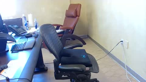 Snapshot of exhibitman69_ldb chatting on 12-02-25, 05:41 exhibitman69_ldb online show from 12-02-25, 05:41