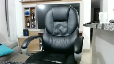 Snapshot of exotic_dude chatting on 06-05-26, 06:52 camilo online show from 06-05-26, 06:52