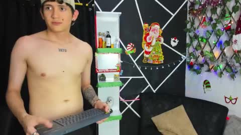 exotic_kisses_ online show from 12-05-24, 05:28