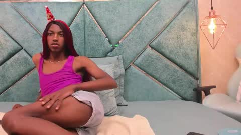 Snapshot of exotic_trans chatting on 11-28-25, 11:35 Adriana online show from 11-28-25, 11:35