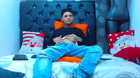 Snapshot of exotichot_couple chatting on 12-24-24, 01:49 exotichot_couple online show from 12-24-24, 01:49