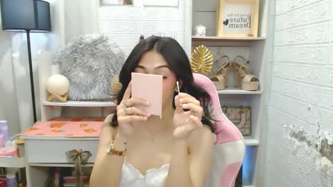 exotictssavie online show from 12-01-25, 05:18