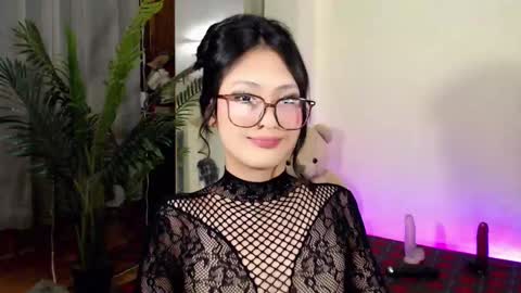 Snapshot of expensive_candyx chatting on 01-05-25, 11:37 Candy online show from 01-05-25, 11:37