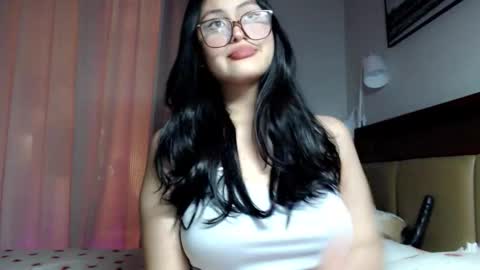 Snapshot of expensive_candyx chatting on 02-25-26, 10:47 Candy online show from 02-25-26, 10:47