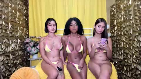 Snapshot of expensivefvckingcandy chatting on 11-09-25, 01:15 IG jane elizabeth0801 online show from 11-09-25, 01:15