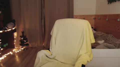 Crystal online show from 02-24-25, 04:04