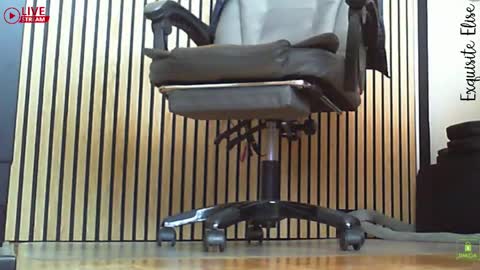 Elise online show from 05-22-26, 01:39