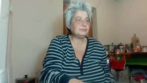 Snapshot of exquisitemature chatting on 01-21-25, 10:30 ExquisiteMature online show from 01-21-25, 10:30