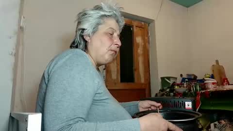 Snapshot of exquisitemature chatting on 03-04-25, 10:05 ExquisiteMature online show from 03-04-25, 10:05