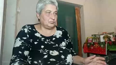 Snapshot of exquisitemature chatting on 10-12-25, 10:36 ExquisiteMature online show from 10-12-25, 10:36