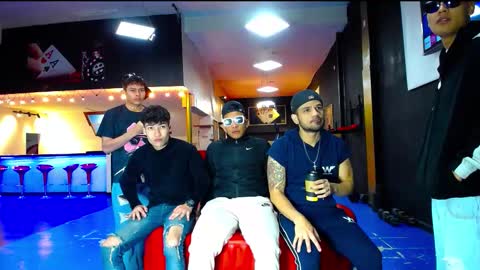 extrangers online show from 09-30-25, 11:04