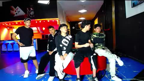 extrangers online show from 10-18-25, 12:17