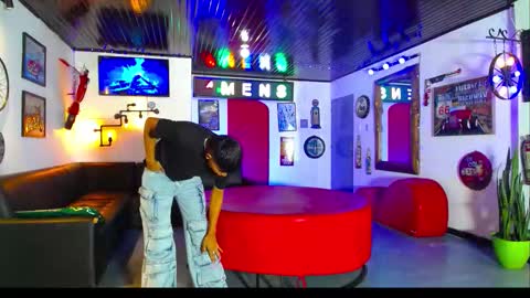 extrangers online show from 11-28-25, 01:25