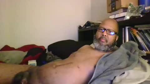 Snapshot of eyequee0007 chatting on 10-28-25, 02:04 eyequee0007 online show from 10-28-25, 02:04