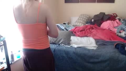 Snapshot of eyeswall0w chatting on 09-16-25, 01:01 eyeswall0w online show from 09-16-25, 01:01