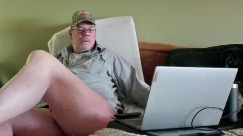 Eyeswideshut63 online show from 01-18-25, 06:43