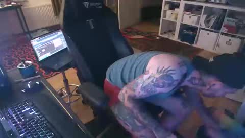 Snapshot of eytab chatting on 09-08-25, 09:03 Eytab online show from 09-08-25, 09:03