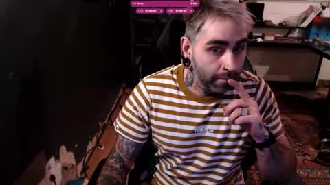 Snapshot of eytab chatting on 10-23-25, 08:29 Eytab online show from 10-23-25, 08:29