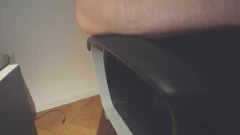 Snapshot of ezcoda chatting on 10-23-25, 11:14 EZCODA online show from 10-23-25, 11:14