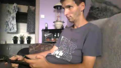 Snapshot of ezel004 chatting on 09-14-25, 01:32 ezel004 online show from 09-14-25, 01:32