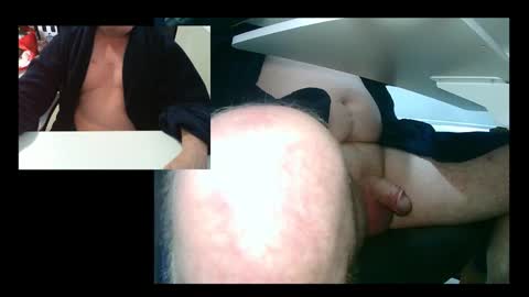 Snapshot of ezondi1 chatting on 01-01-25, 09:31 EZONDI online show from 01-01-25, 09:31