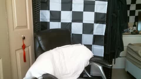 Snapshot of ezra_naamah chatting on 01-15-25, 06:29 Ezra Naamah online show from 01-15-25, 06:29