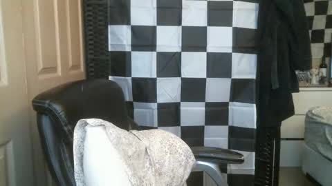 Snapshot of ezra_naamah chatting on 02-27-25, 11:04 Ezra Naamah online show from 02-27-25, 11:04