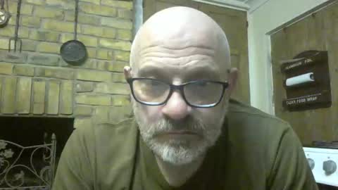 Snapshot of f1zzeek chatting on 01-15-26, 10:13 f1zzeek online show from 01-15-26, 10:13