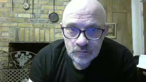 Snapshot of f1zzeek chatting on 02-05-26, 08:24 f1zzeek online show from 02-05-26, 08:24