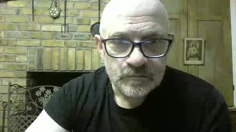 Snapshot of f1zzeek chatting on 02-06-26, 10:46 f1zzeek online show from 02-06-26, 10:46