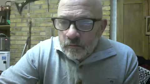 Snapshot of f1zzeek chatting on 02-17-26, 11:11 f1zzeek online show from 02-17-26, 11:11