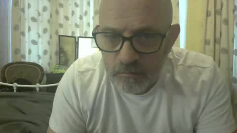 Snapshot of f1zzeek chatting on 03-11-26, 04:57 f1zzeek online show from 03-11-26, 04:57