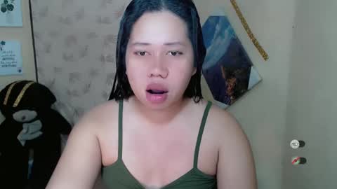 Snapshot of f3ckdollucy chatting on 03-12-25, 09:02 yanna online show from 03-12-25, 09:02