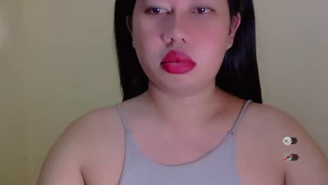 Snapshot of f3ckdollucy chatting on 09-18-25, 09:33 yanna online show from 09-18-25, 09:33