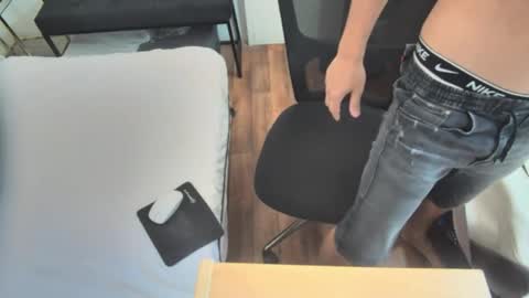 fabiano_hernandes30 online show from 04-21-26, 10:54