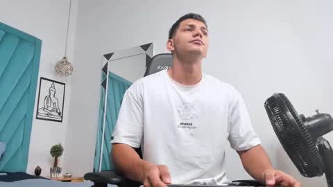 Snapshot of fabiorissi chatting on 09-17-25, 11:56 FABIO online show from 09-17-25, 11:56