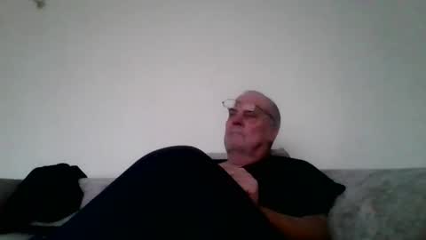 Snapshot of fabric21 chatting on 01-16-25, 03:02 the masturbator online show from 01-16-25, 03:02