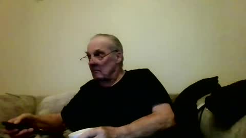 Snapshot of fabric21 chatting on 01-23-25, 11:05 the masturbator online show from 01-23-25, 11:05