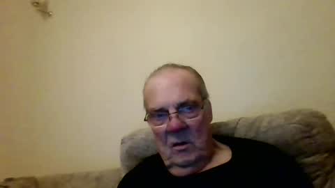 Snapshot of fabric21 chatting on 01-29-25, 09:28 the masturbator online show from 01-29-25, 09:28