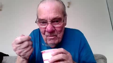 Snapshot of fabric21 chatting on 02-09-25, 10:42 the masturbator online show from 02-09-25, 10:42