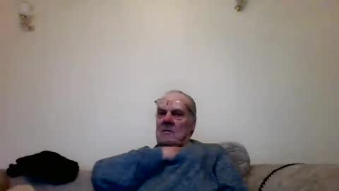 Snapshot of fabric21 chatting on 02-13-25, 04:28 the masturbator online show from 02-13-25, 04:28