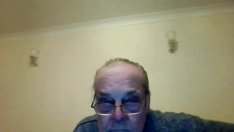 Snapshot of fabric21 chatting on 02-13-25, 10:33 the masturbator online show from 02-13-25, 10:33