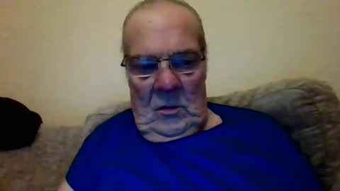 Snapshot of fabric21 chatting on 02-15-25, 06:01 the masturbator online show from 02-15-25, 06:01