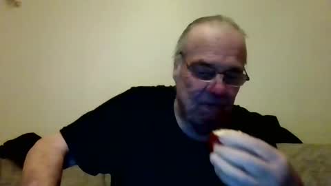 Snapshot of fabric21 chatting on 02-26-25, 06:11 the masturbator online show from 02-26-25, 06:11