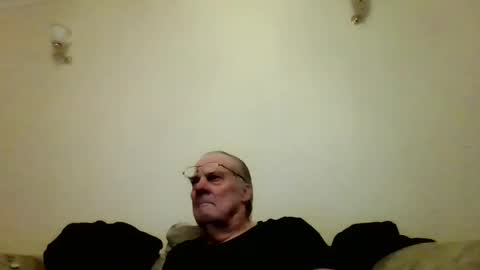 Snapshot of fabric21 chatting on 03-10-25, 10:13 the masturbator online show from 03-10-25, 10:13
