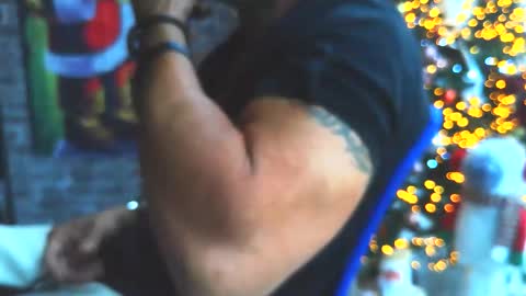 Snapshot of fabxxxl chatting on 11-10-25, 08:13 fabxxxl online show from 11-10-25, 08:13