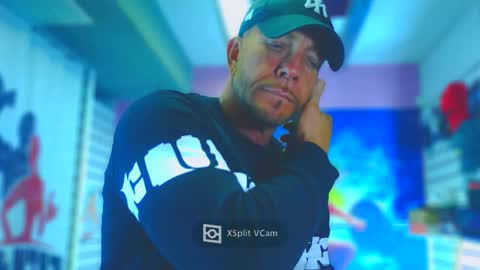 Snapshot of fabxxxl chatting on 11-25-25, 08:14 fabxxxl online show from 11-25-25, 08:14