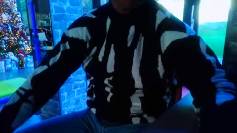 Snapshot of fabxxxl chatting on 12-15-25, 01:59 fabxxxl online show from 12-15-25, 01:59